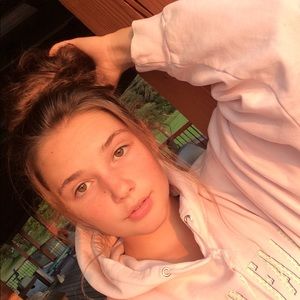 Meet your Posher, Joy